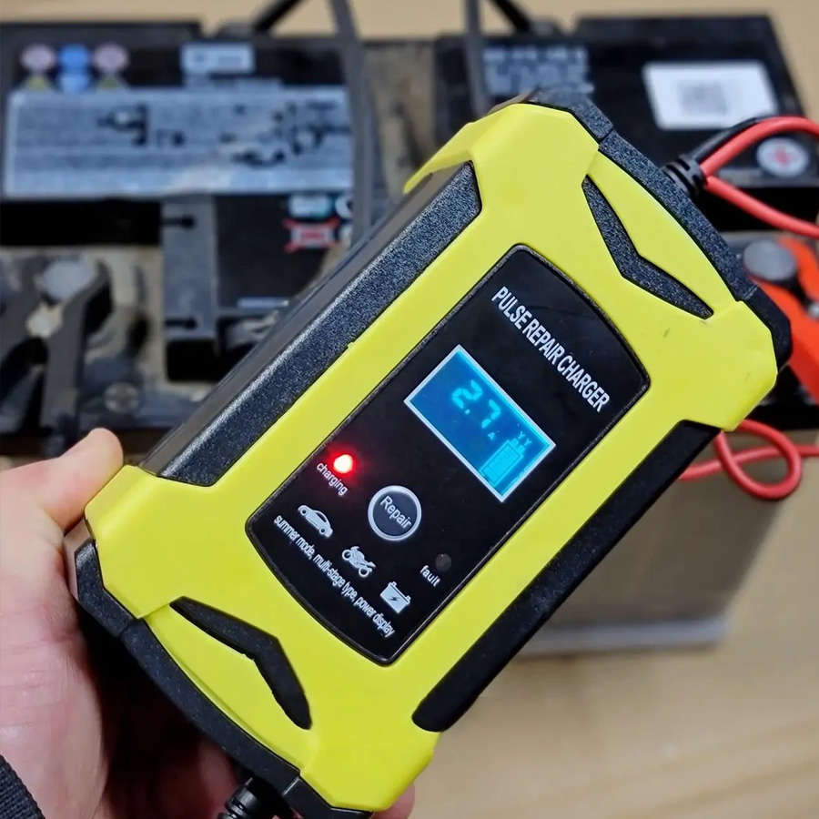 Зарядний пристрій 12v для автомобіля